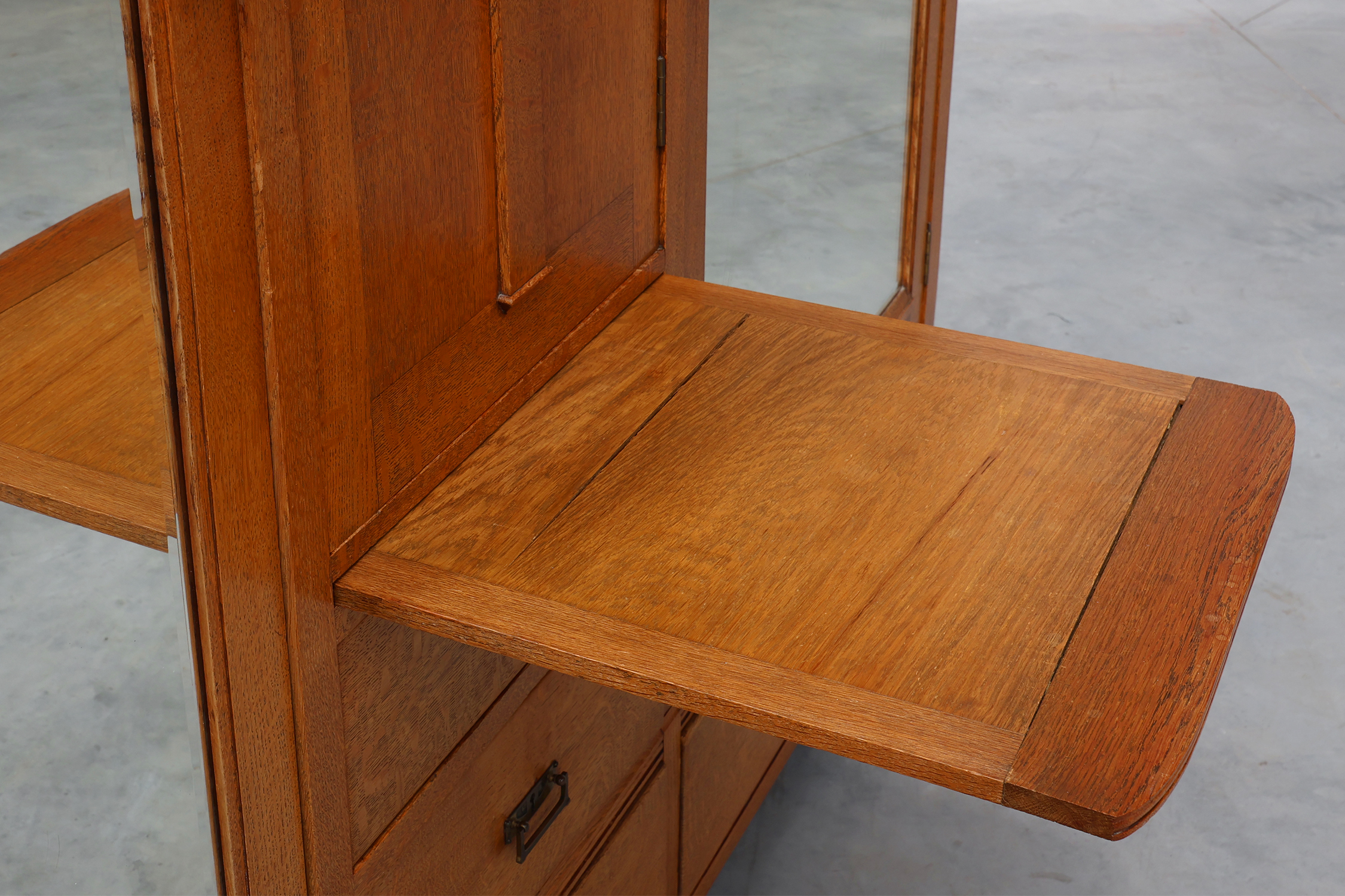 Art Nouveau wardrobe attr. to De Coene with artwork by Geo Verbanck, Belgium ca. 1905thumbnail